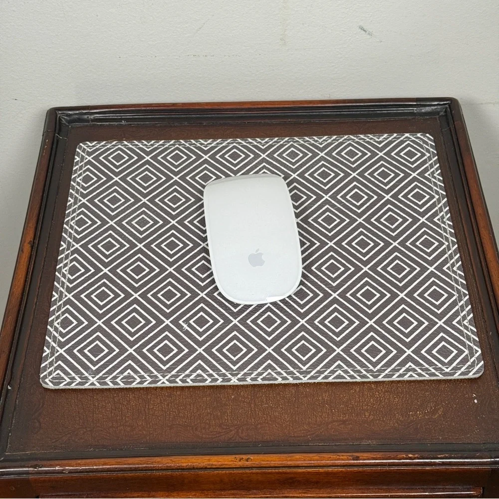 Leather Geometric Reversible Gray/Green Decorative Pad